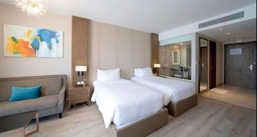 Kn Panorama Beachfront Condotel Nha Trang Exteriör bild