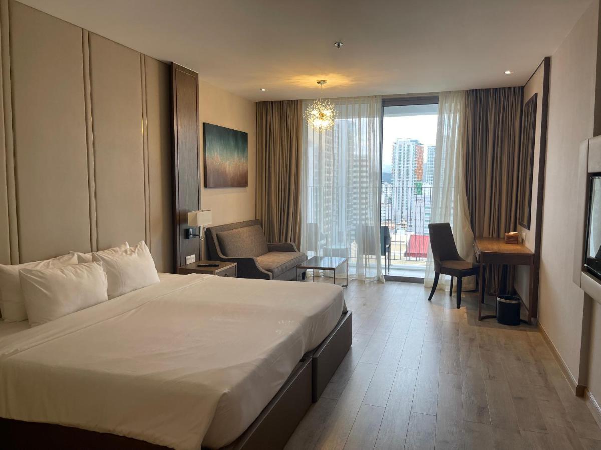 Kn Panorama Beachfront Condotel Nha Trang Exteriör bild